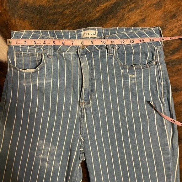 Cello Stripped Raw Hem Denim Jeans - Picture 4 of 6
